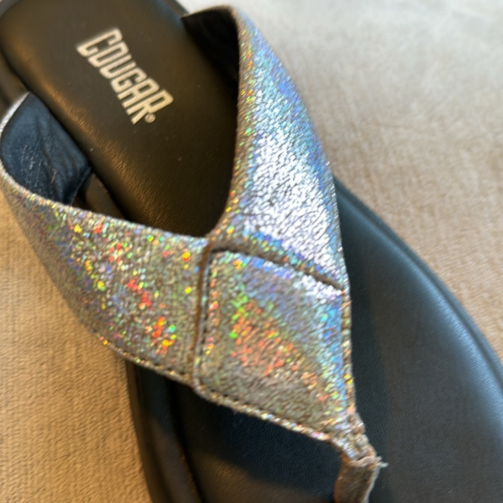 Cougar Shoes Womens 8M Jacy Sandals Thong Flip Flop Matallic Silver Plat… - Picture 4 of 7